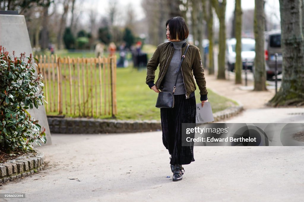 Street Style : Paris Fashion Week Womenswear Fall/Winter 2018/2019 : Day Nine