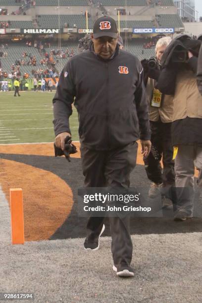 Head Coach Marvin Lewis of the Cincinnati Bengals leaves the field victorious after the game against the Detroit Lions at Paul Brown Stadium on...