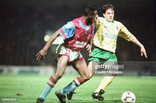 Norwich 1-0 Aston Villa, League match at Carrow Road, Wednesday 24th March 1993.