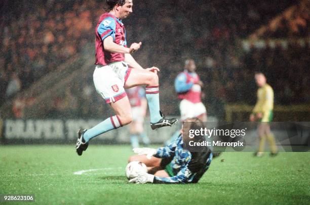 Norwich 1-0 Aston Villa, League match at Carrow Road, Wednesday 24th March 1993.