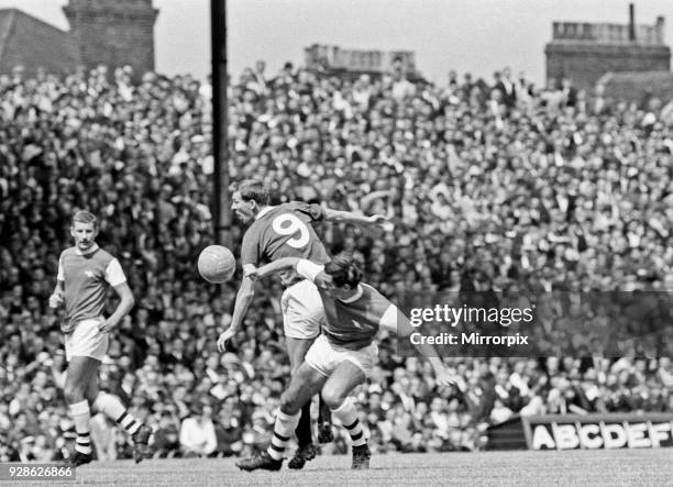 Pre season friendly match at Highbury. Arsenal 3 v Glasgow Rangers 0. Rangers' Alex Ferguson battles for the ball, 5th August 1967.