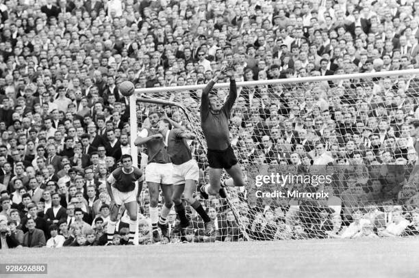 Pre season friendly match at Highbury. Arsenal 3 v Glasgow Rangers 0. Rangers' Alex Ferguson causes problems for goalkeeper Jim Furnell and the...