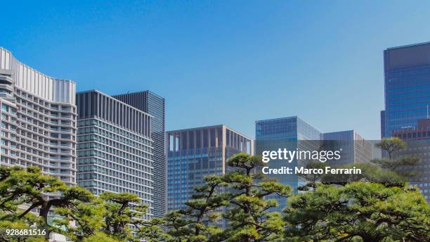 major commercial district of tokyo, marunouchi cityscape in the daytime - plano geral imagens e fotografias de stock