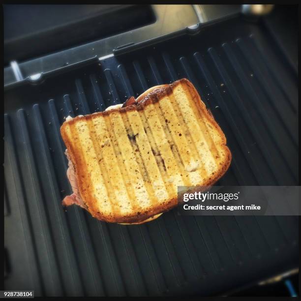 panini lunch - bbq sandwich stockfoto's en -beelden