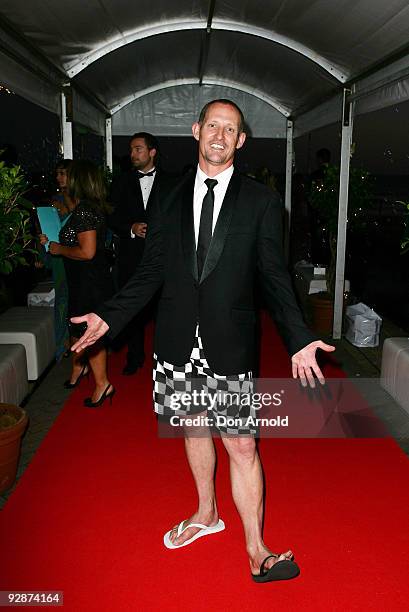 Todd McKenney arrives for the YMCA Mother of all Cocktail Parties ball at Nick's Bondi Beach Pavilion on November 7, 2009 in Sydney, Australia.