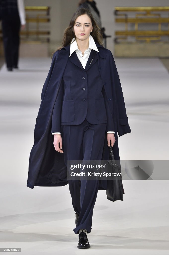 Agnes B : Runway - Paris Fashion Week Womenswear Fall/Winter 2018/2019