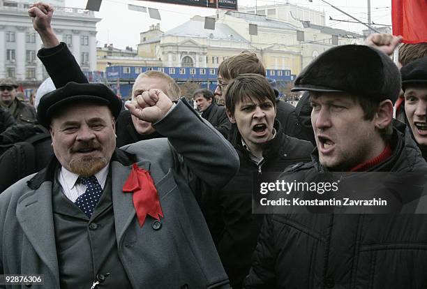 Lenin Shouting Soviet Founder Lenin Photos and Premium High Res Pictures - Getty Images
