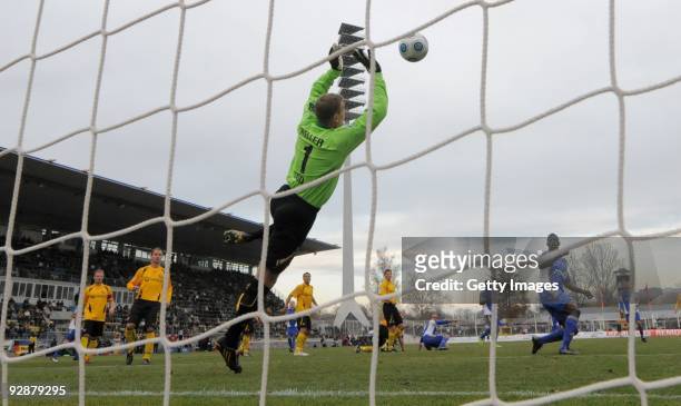 Goalkeeper Axel Keller of Dynamo Dresden in action during the 3. Liga match between Carl Zeiss Jena and Dynamo Dresden at the Ernst-Abbe-Sportfeld on...