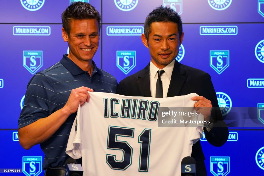 Seattle Mariners Introduces New Player Ichiro Suzuki