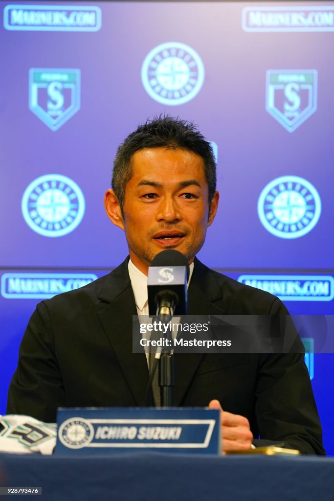 Seattle Mariners Introduces New Player Ichiro Suzuki
