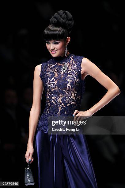 Li Yu Model 385 Liu Li Yang Stock Photos, High-Res Pictures, and Images - Getty Images