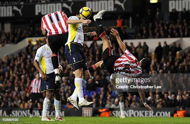 Kieran Richardson of Sunderland tries an overhead kick during the Barclays Premier League match between Tottenham Hotspur and Sunderland at White...
