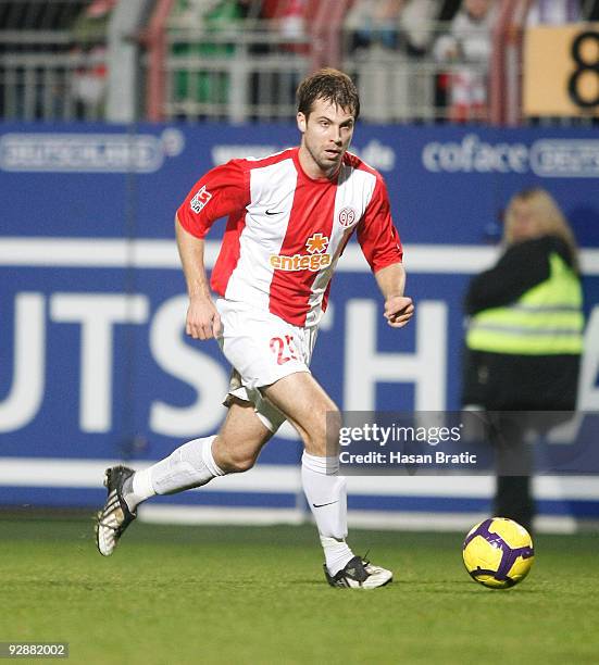 Andreas Ivanschitz of Mainz runs with the ball during the Bundesliga match between FSV Mainz 05 and 1. FC Nuernberg at Bruchweg Stadium on November...