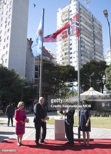 King Harald of Norway and Queen Sonjia of Norway receive the keys of the city from Buenos Aires Mayor Horacio Rodriguez Larreta and meet members of...