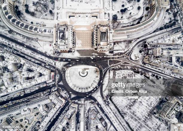 aerial view of paris covered in snow - trocadero on ice stock pictures, royalty-free photos & images