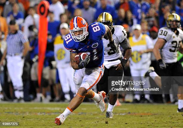 Tight end Aaron Hernandez of the Florida Gators grabs a pass against the Vanderbilt Commodores November 7, 2009 at Ben Hill Griffin Stadium in...