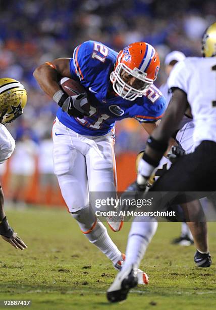 Emmanuel Robe Football 324 Emmanuel College Football Team Stock Photos, High-Res Pictures, and ...