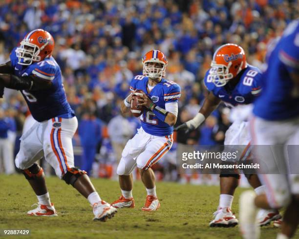 Quarterback John Brantley of the Florida Gators sets to pass in the fourth quarter against the Vanderbilt Commodores November 7, 2009 at Ben Hill...