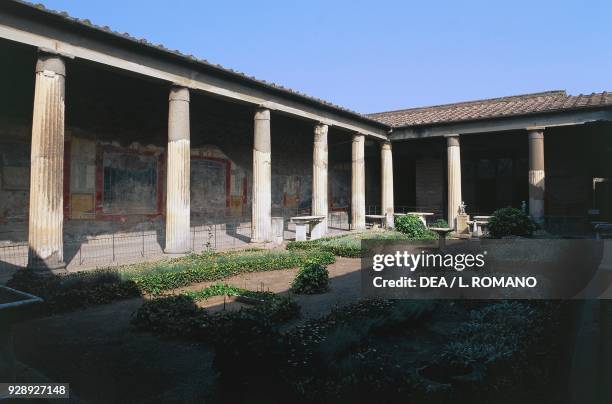 Peristyle Rome 188 Peristyle House Stock Photos, High-Res Pictures, and Images - Getty ...