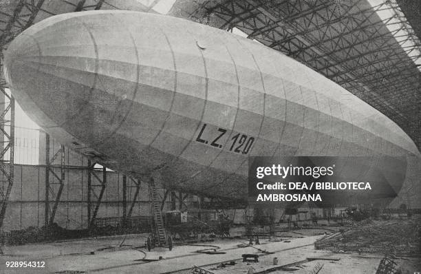 Italian R Class Zeppelin 386 Zeppelin Interior Stock Photos, High-Res Pictures, and Images ...