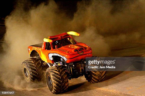 Monster truck El Toro Loco during a freestyle competition of the Monster Jam Exhibition Tour at Autodromo Hermanos Rodriguez on November 7, 2009 in...