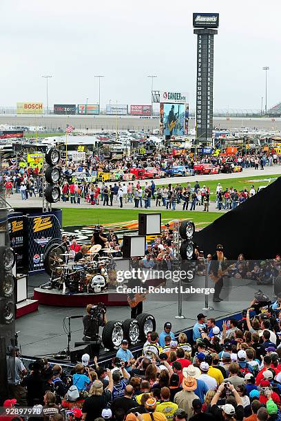 Top performs at the NASCAR Sprint Cup Series Dickies 500 at Texas Motor Speedway on November 8, 2009 in Fort Worth, Texas.