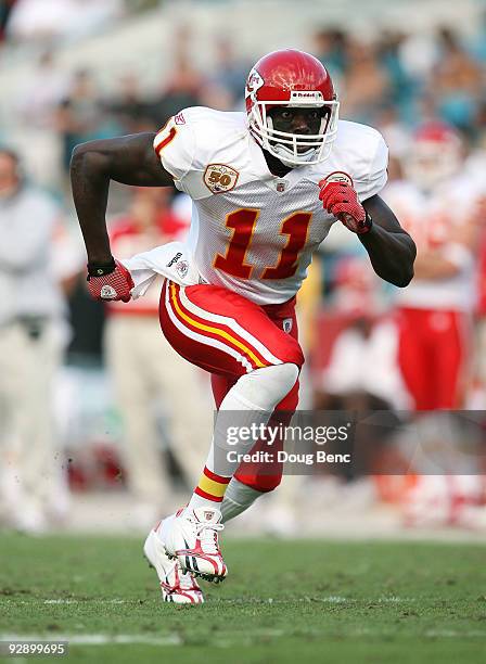 Wide receive Chris Chambers of the Kansas City Chiefs runs a pass pattern while taking on the Jacksonville Jaguars at Jacksonville Municipal Stadium...