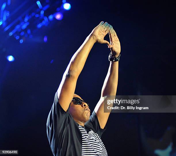 Jay R Concert 485 Dr Jays Stock Photos, High-Res Pictures, and Images - Getty Images