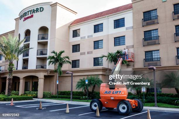 Courtyard Stuart 801 Marriott Courtyard Hotel Stock Photos, High-Res Pictures, and ...