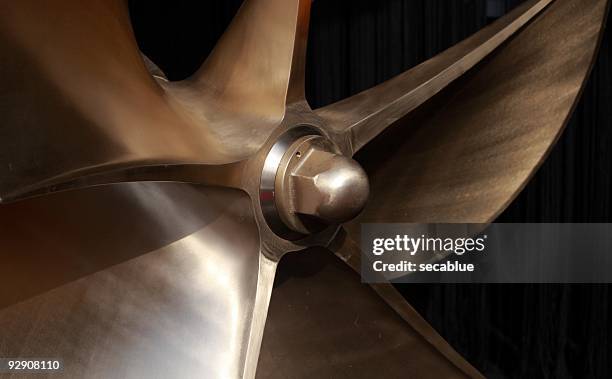 a closeup of a large boat propeller - propeller 個照片及圖片檔