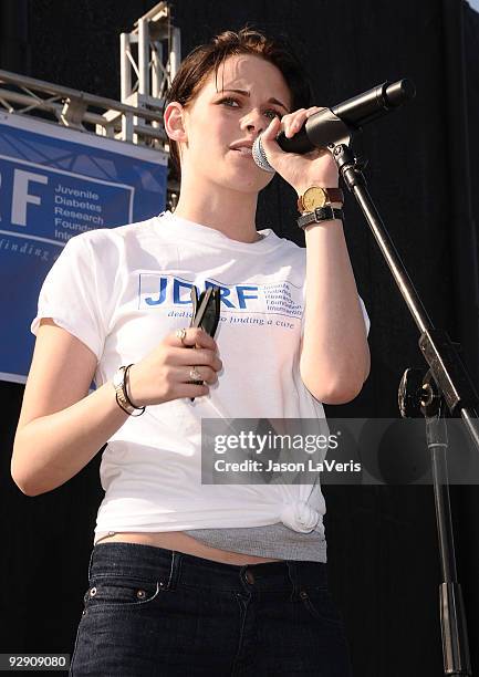 Actress Kristen Stewart attends the Juvenile Diabetes Research Foundation's annual "Walk To Cure Diabetes" at Dodger Stadium on November 8, 2009 in...