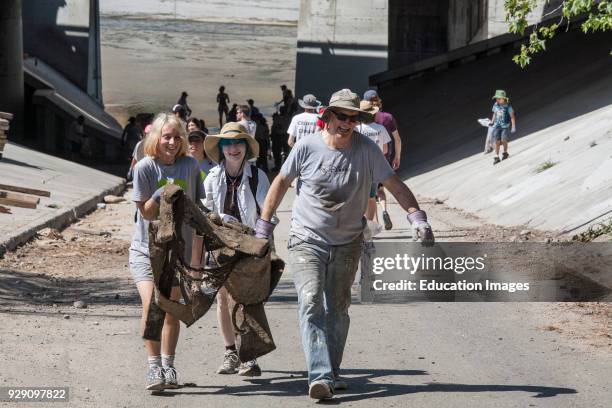 FoLAR's Los Angeles River cleanup, La Gran Limpieza. April 22, 2017. The Confluence at the Arroyo Seco, Los Angeles, California.