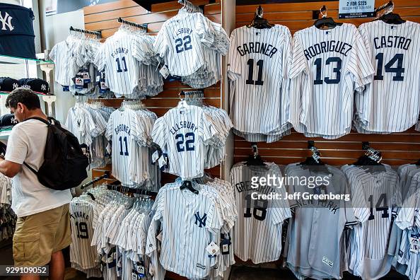 Chorrito Definitivo Declaración New York City, NY Yankees Team Store with Jerseys. Fotografía de noticias -  Getty Images