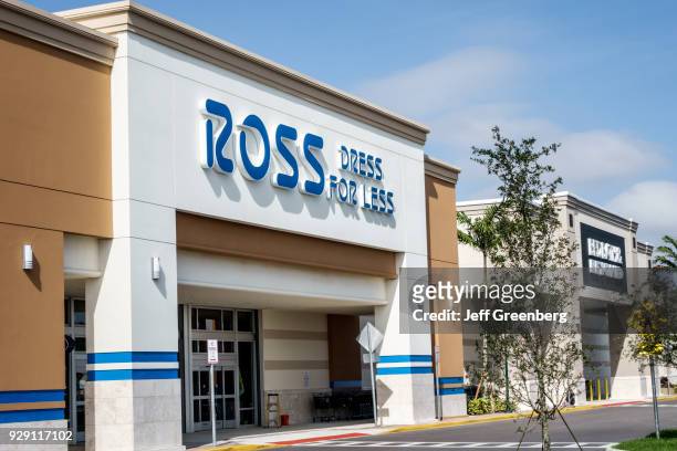 The entrance to Ross Dress For Less.