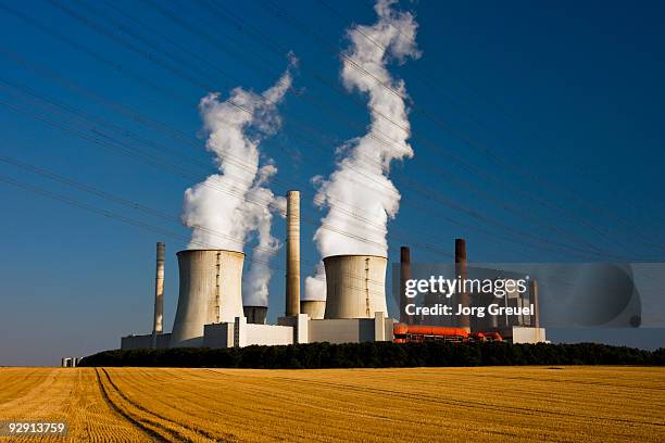 coal-powered power station - coal fired power station stock pictures, royalty-free photos & images