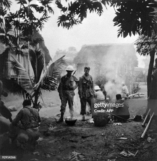 Une photo datée du mai 1947 concernant la rebellion à Madagascar. L'insurrection malgache de 1947 est une insurrection qui eut lieu en 1947 et 1948...