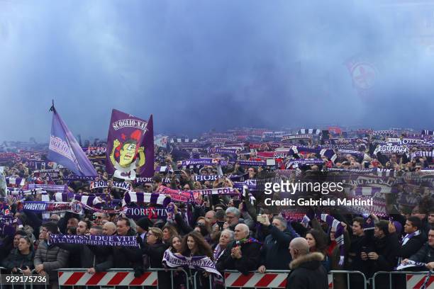 Fans gather in Piazza della Signoria during a funeral service for Davide Astori on March 8, 2018 in Florence, Italy. The Fiorentina captain and Italy...