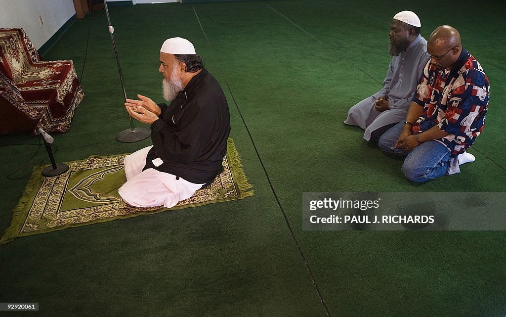 Imam Syed Ahmed Ali (L), retired US Army