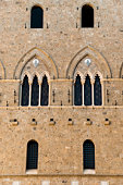 Tuscan windows: trifora