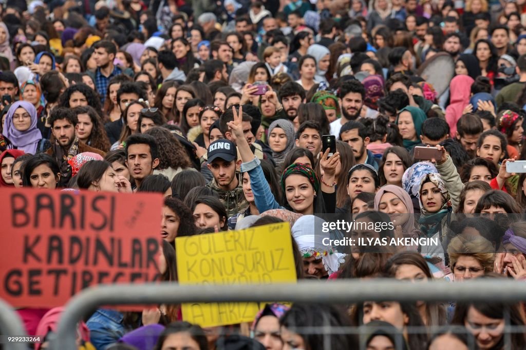 TURKEY-WOMEN-DAY-KURDS