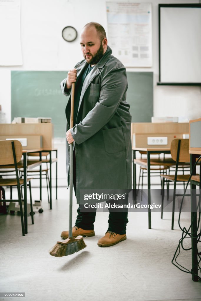 Glatze Hausmeister Reinigung in Ingenieure Klassenzimmer