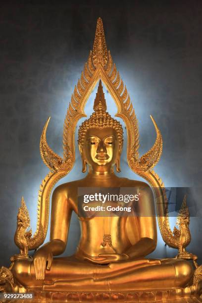 Replica of the Wat Phra Sri Rattana Mahathat Chinarat Buddha in the province of Phitsanulok. Marble Temple. Wat Benchamabophit Dusitvanaram...