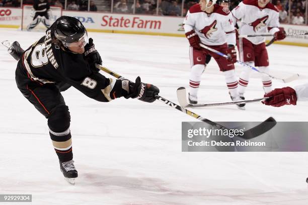 Teemu Selanne of the Anaheim Ducks shoots the puck during the game on November 7, 2009 at Honda Center in Anaheim, California.