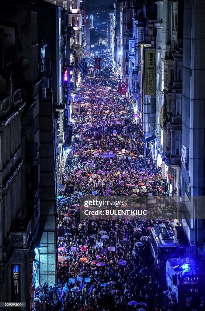 TURKEY-WOMEN-DAY-DEMO