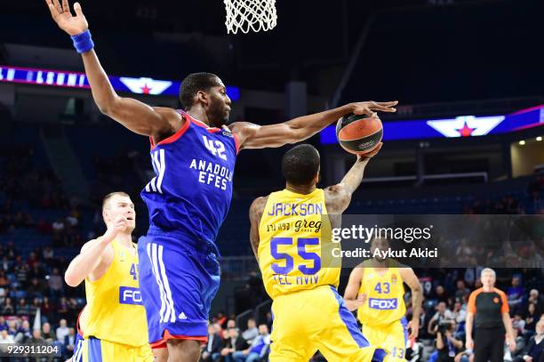 Pierre Jackson, #55 of Maccabi Fox Tel Aviv competes with Bryant Dunston, #42 of Anadolu Efes Istanbul during the 2017/2018 Turkish Airlines...