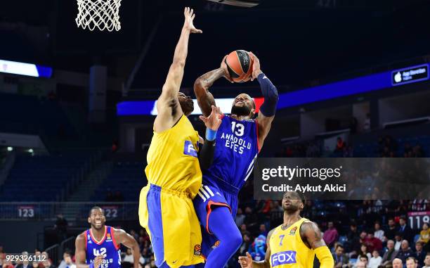 Sonny Weems, #13 of Anadolu Efes Istanbul in action during the 2017/2018 Turkish Airlines EuroLeague Regular Season Round 25 game between Anadolu...