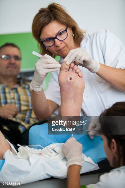 Diabetic feet consultations, Savoie, France, specialized team devoted to treatment and after-care for diabetic patients foot lesions. The chiropodist...