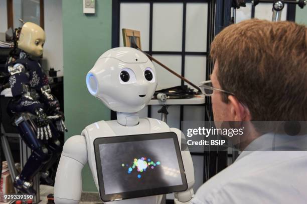 Lab at Inserm, which studies cognitive sciences and robot-human communication. The team works with two robots. With Pepper, research is oriented to...