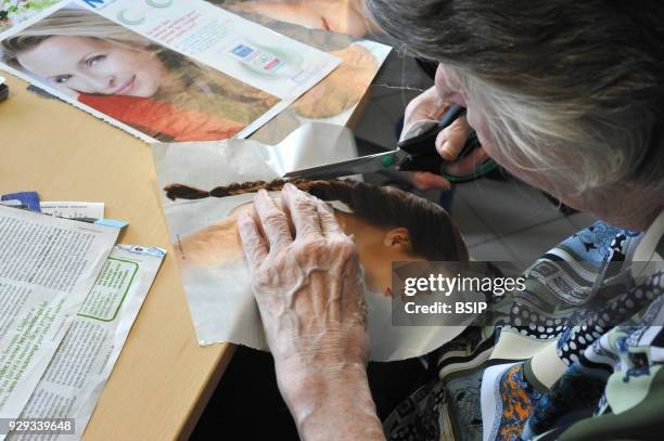 Art therapy in Ham hospitals long-stay unit, France. This hub cares for patients with behavioral disorders and provides individual or group therapy...