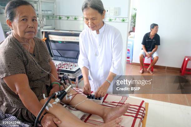 Traditional medicine clinic, Acupuncture, Cu Chi, Vietnam.